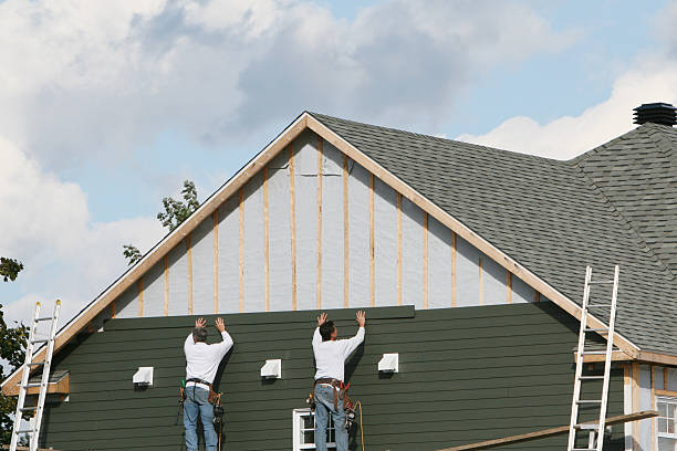 Professional Siding technician working in Washington Boro, PA